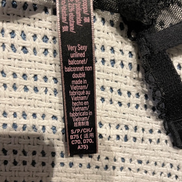 NWOT Victoria Secret Very Sexy Black Open Cup Bra w/ Rhinestone Bow Detail - Picture 7 of 8